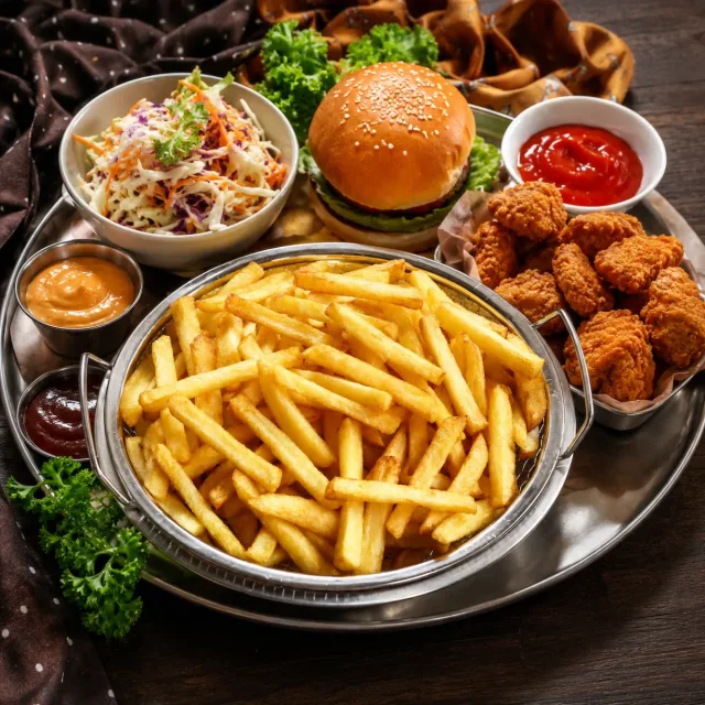 Ảnh combo set đồ ăn bày trên mâm, khay đầy đặn